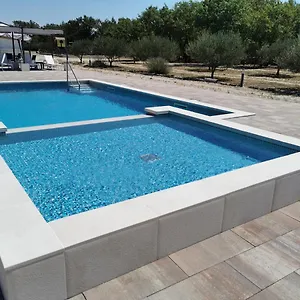 https://grande-glamping.hotelinzadar.com